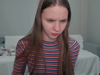 your_leslie 20 y. o. young cute