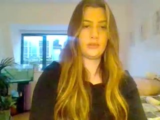 natasha1923 25 y. o. teen cam babe playing hot games with dildos online