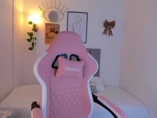 adria_ross 0 y. o. close-up latina