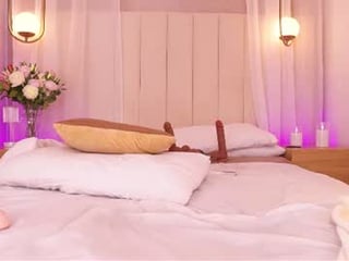 selena_monroy 25 y. o. horny cam babe - her special appeal is wet little pussy and naked body 