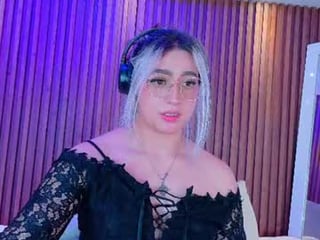 gabyrose9 22 y. o. tattooed cam girl enjoying live sex action