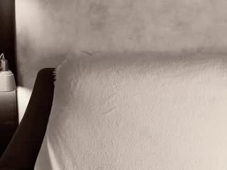 approche_toi_petite 18 y. o. petite cute