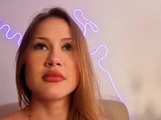 riley_show 18 y. o. cam babe enjoys great live sex with her partner