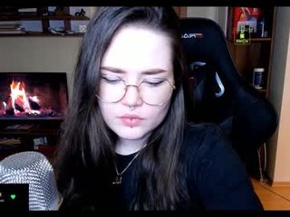 hell_hotline 23 y. o. deutsch teen cam babe plays with her soaked hole
