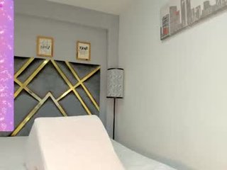 rosemarie__ 0 y. o. latina cam babehot like when squirting juice is pouring out from her tight pussy online