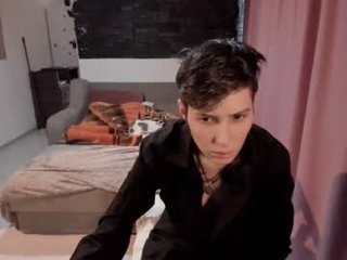 nikistarq 20 y. o. petite smoke