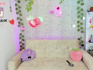 kloeking_ 0 y. o. petite english