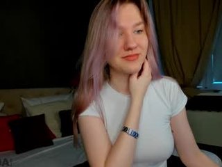mariel_brown 18 y. o. 