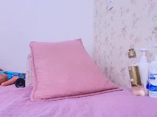 cataleya__ebony 37 y. o. ebony cam babe already knows how to cum and how to squirt