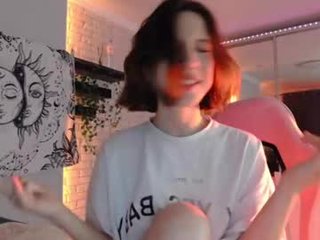 manicpixxxiedreamgirl 18 y. o. cute teen cam babe loves XXX cam action with her perfect ass