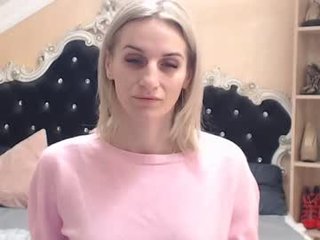 brandyweed 30 y. o. french cam girl fuck their pussies with sex toys online