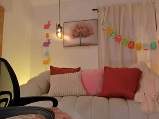 isabellalux_ 24 y. o. cam babe with small tits wants dirty live sex