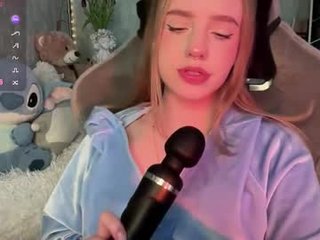 evedarkside 18 y. o. european couple having hot and sensuous live sex