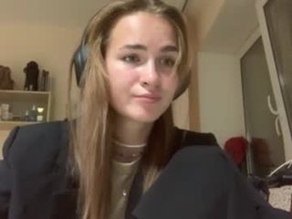 saundrayeeloy 18 y. o. 