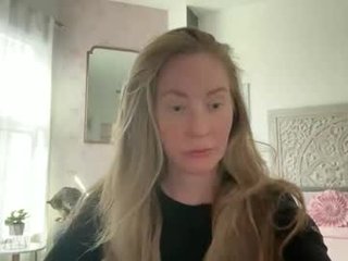sarahgiroux86 28 y. o. redhead cam babe loves takes hot cum from her horny pussy