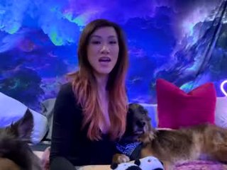 sammyravenwood 31 y. o. asian tattooed cam girl enjoying live sex action