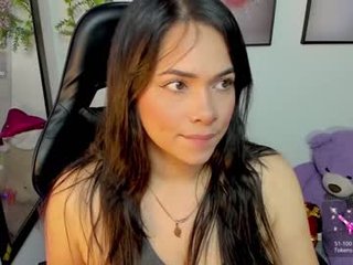 _sweet_kitty1 29 y. o. spanish cam babe wants her asshole humped on camera