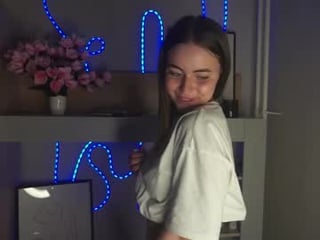 enevilin 18 y. o. teen cam girl plays with her tight pussy