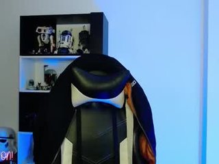 pinkcatlive 24 y. o. lesbian teen cam girl craves your attention online