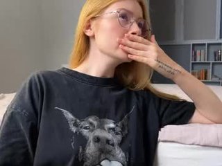jacques_season 23 y. o. redhead cam girl with hairy pussy waiting for her prince online