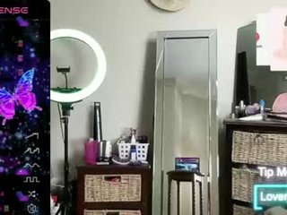 chade_only 27 y. o. cam babe gets her ass fucked hard