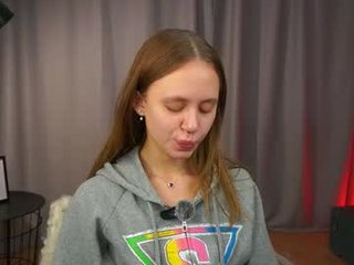 ingerperrucci 18 y. o. cam girl presents fetish yoga live action