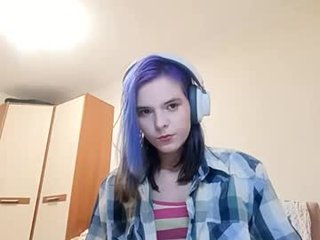 ilianabilly 18 y. o. teen cam girl plays with her tight pussy