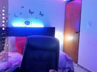angeli_sexi 18 y. o. cute teen cam babe loves XXX cam action with her perfect ass