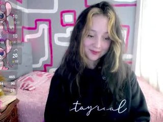 vero_doll12 19 y. o. shy teen cam babe gets hot cock into her pussy with pleasure