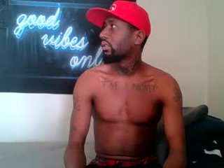 vondon69 0 y. o. nude ebony cam girl presents oilshow on camera