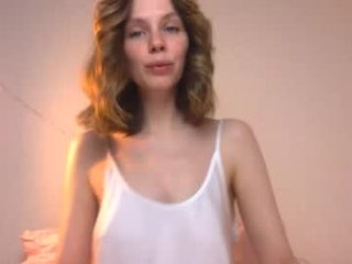 nikki_mi 26 y. o. live cum show with ohmibod in the pink pussy