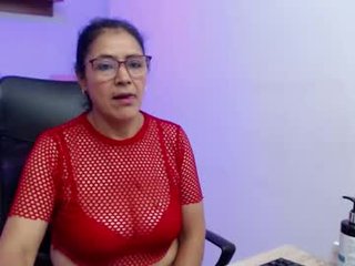 amandapeet 0 y. o. cam babe shows us that pretty flower she has between her legs