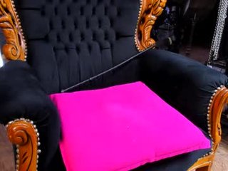 taylorfemdom 0 y. o. italian cam girl loves sexy smoking on camera