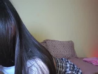 selduction_ 19 y. o. latina teen cam babe plays with her soaked hole online