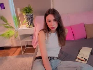 harmonytisor 18 y. o. teen couple with sensual moans filling the chatroom