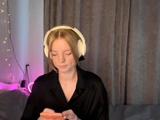 cristinekondo 18 y. o. redhead cam babe enjoys great live sex for more experience