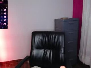 marie_preston 26 y. o. spanish cam babe gets her pussy sodomized