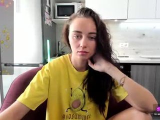 juliastar41 18 y. o. teen cam girl plays with her tight pussy