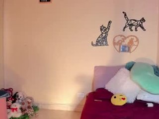 annyluna1 25 y. o. cam babe makes blowjob and squirting is flowing out of her nasty cunt