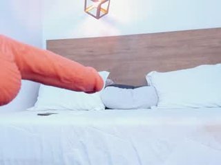 melanie_milleer 26 y. o. big tits cam babe is curious about squirting techniques