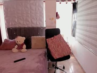 allysonsweett 0 y. o. cam girl plays with dildo and toys alternately