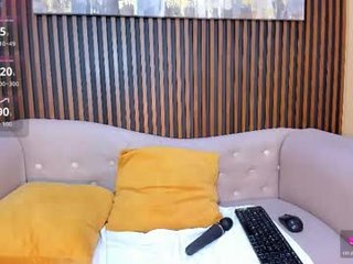 nahiajhonson_ 0 y. o. redhead cam witches showing wide ass