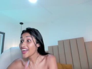 gabbygarciaa 22 y. o. naked cam girl wants fucks herself with sex toy in adult chatroom