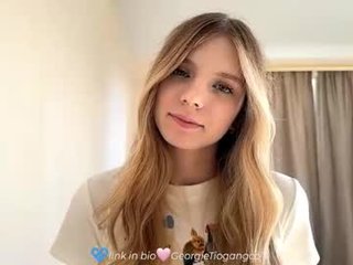 chloe_show 18 y. o. 