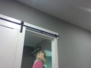 freakybarbi 0 y. o. cam babe makes blowjob and squirting is flowing out of her nasty cunt