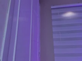 _naomy_18 18 y. o. pretty teen cam babe gets hot cum into her pussy