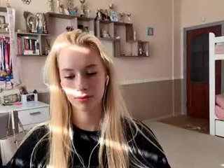 kaneshacurbelo 18 y. o. 