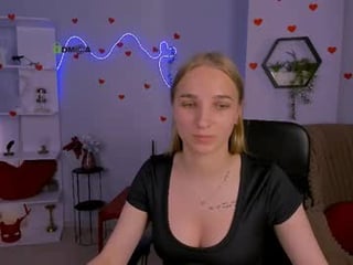 aria_voss_ 21 y. o. teen couple with sensual moans filling the chatroom