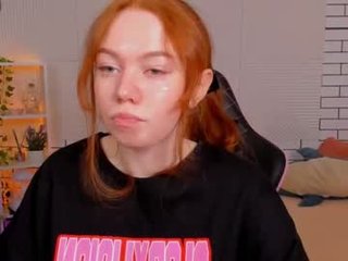 honeyautumn 18 y. o. redhead cam girl with hairy pussy waiting for her prince online