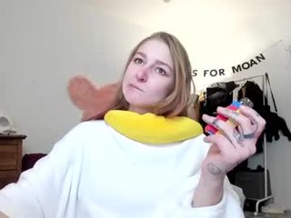 lanadelmaar 23 y. o. cam babe with small tits playing with pink dildo